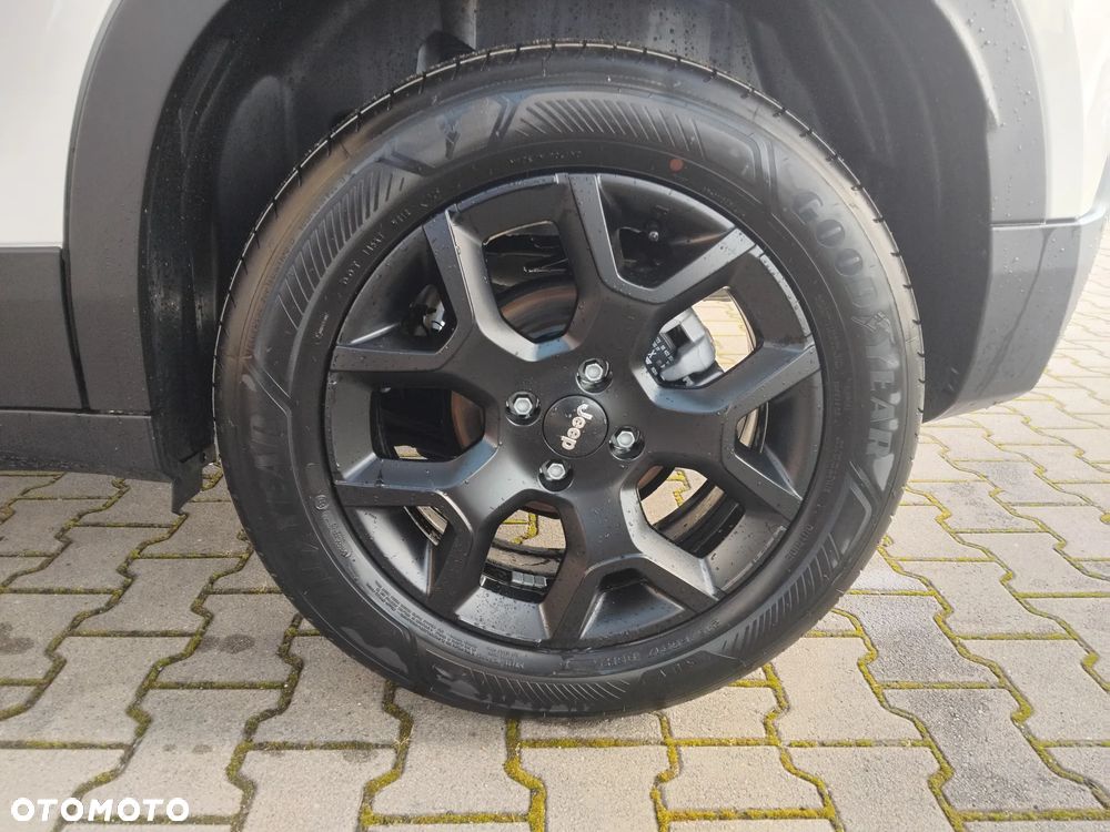 Jeep Avenger 1.2 T3 mHEV Black Edition FWD eDCT6 - 8