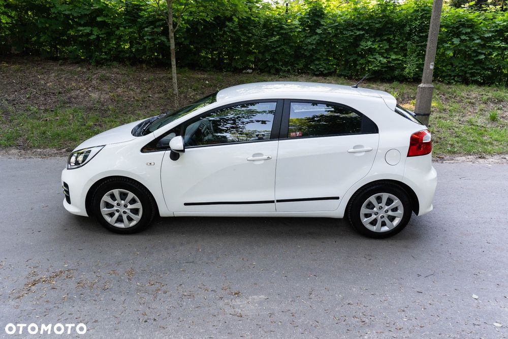 Kia Rio 1.4 L - 10