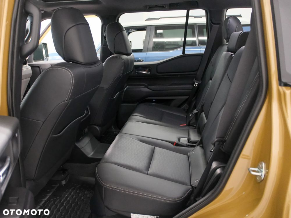 Toyota Land Cruiser - 20