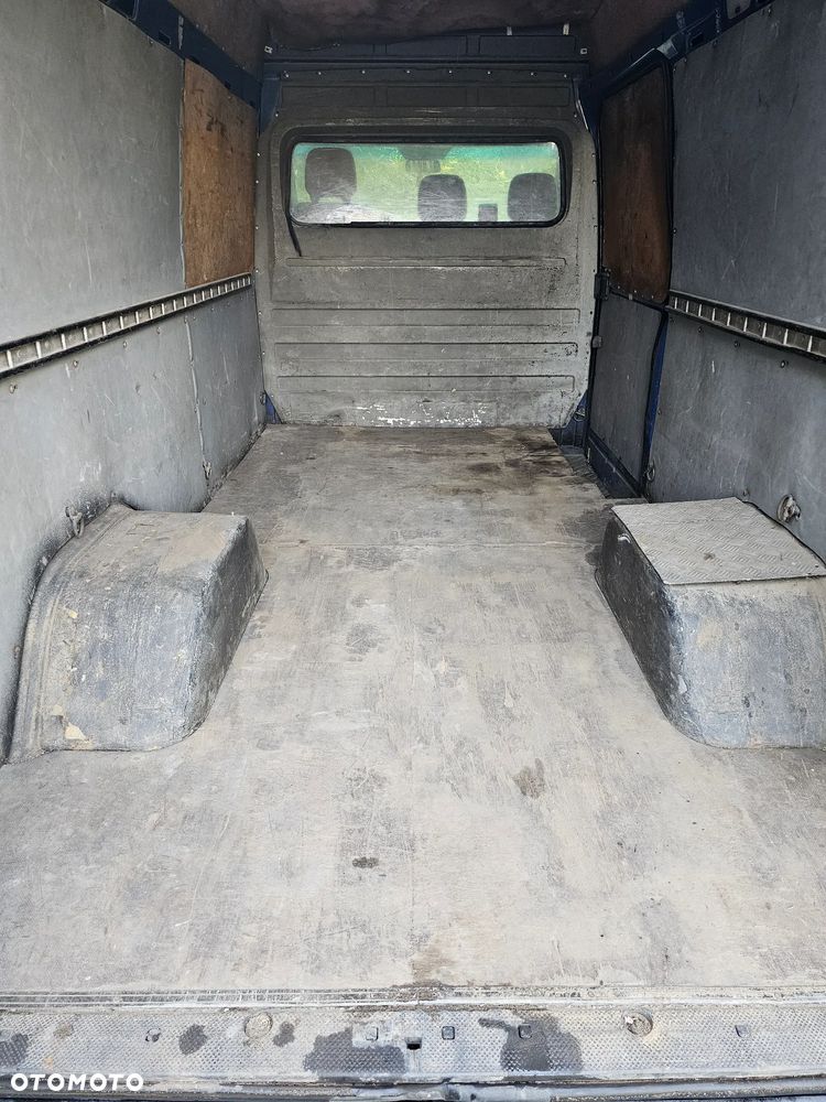 Mercedes-Benz Sprinter - 5