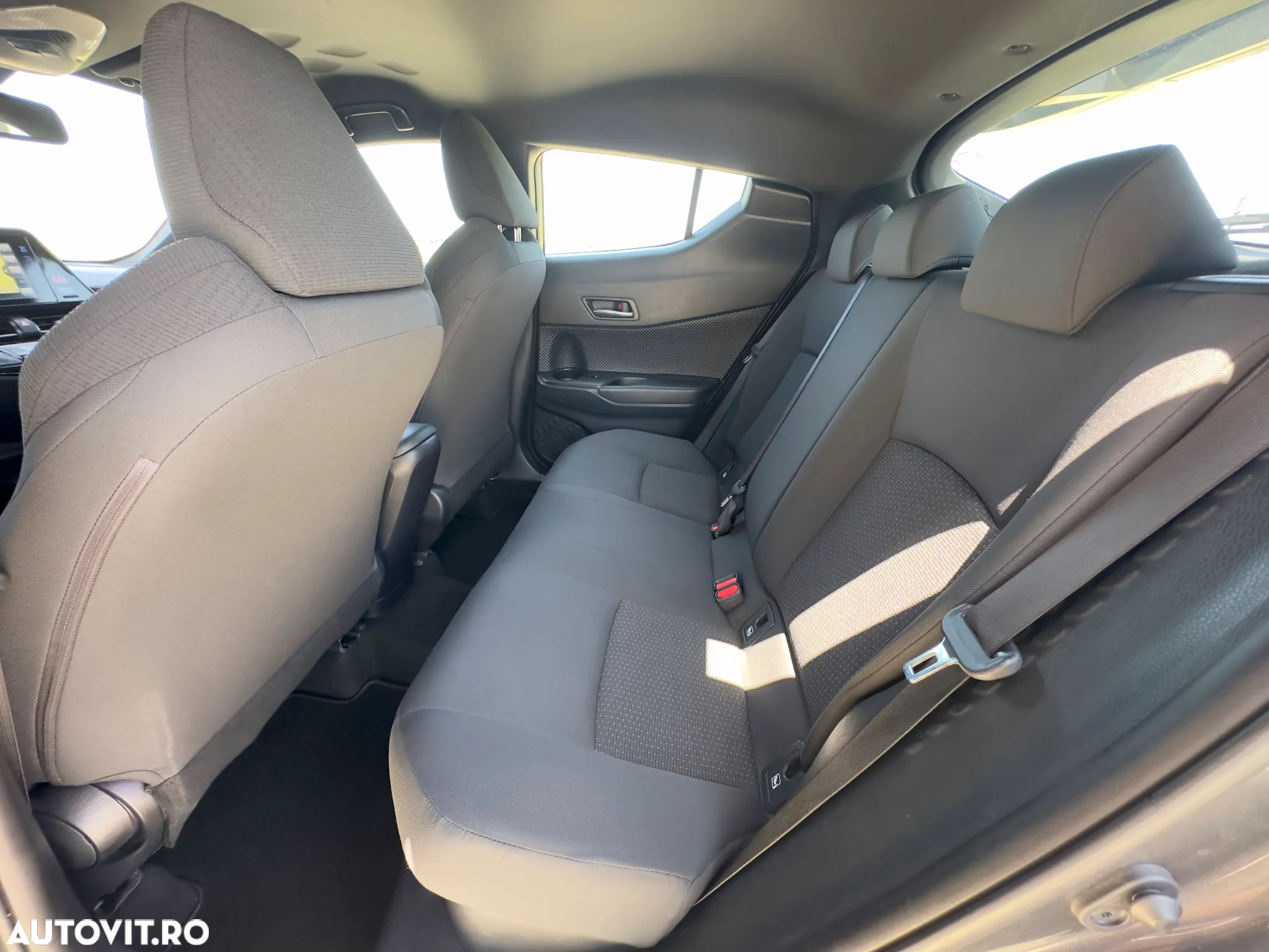 Toyota C-HR 1.8 HSD 122 CP 4x2 CVT Style - 14
