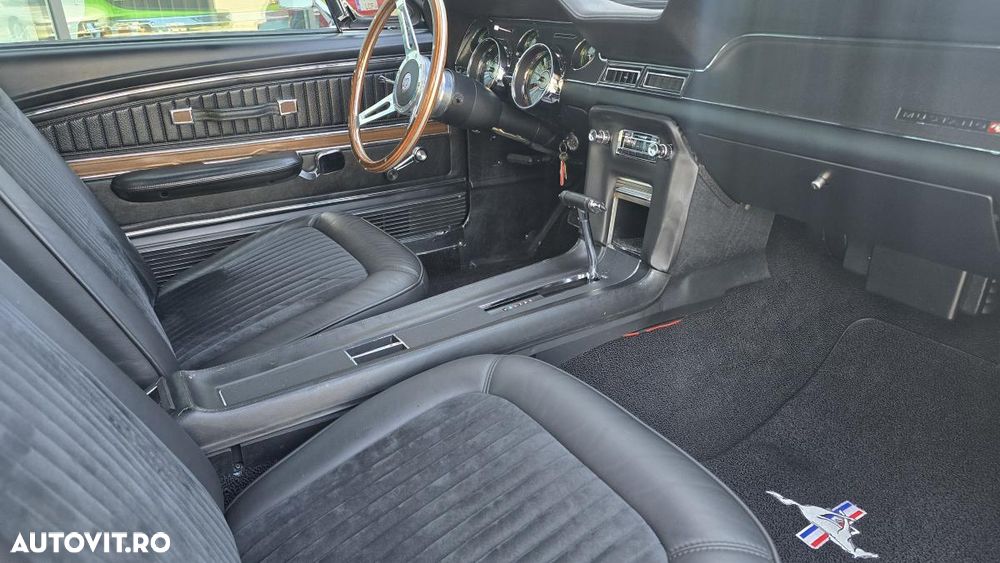 Ford Mustang - 13