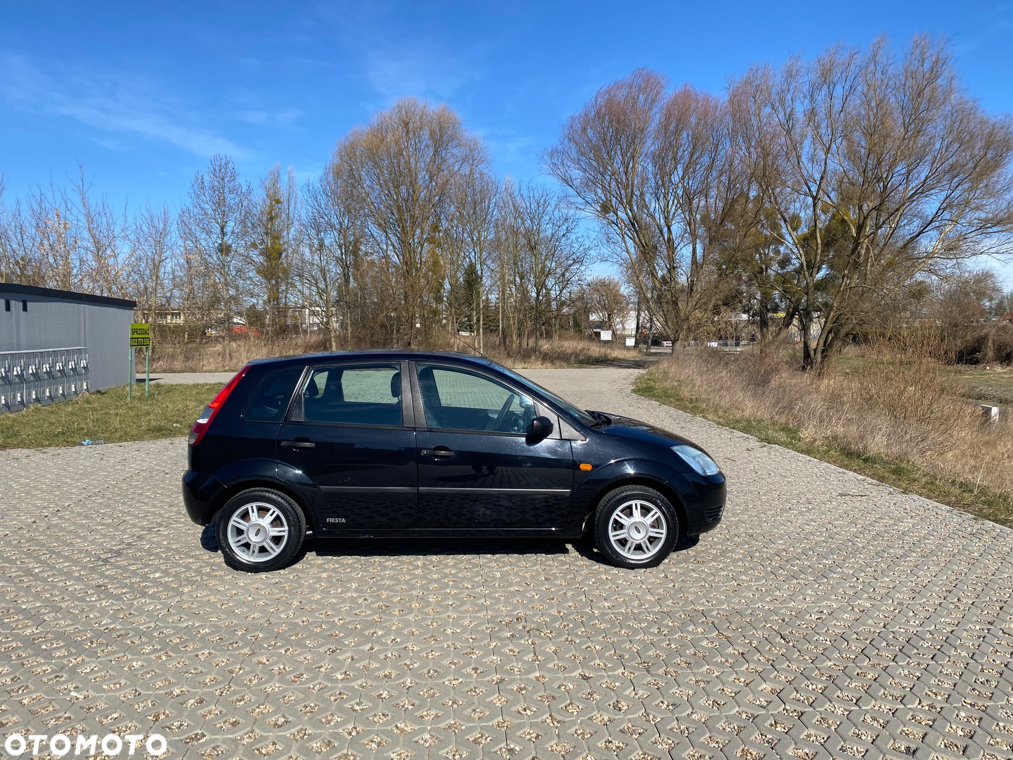 Ford Fiesta 1.3 Ambiente - 23