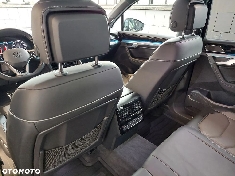 Volkswagen Touareg 3.0 V6 TDI SCR 4Mot R-Line - 15