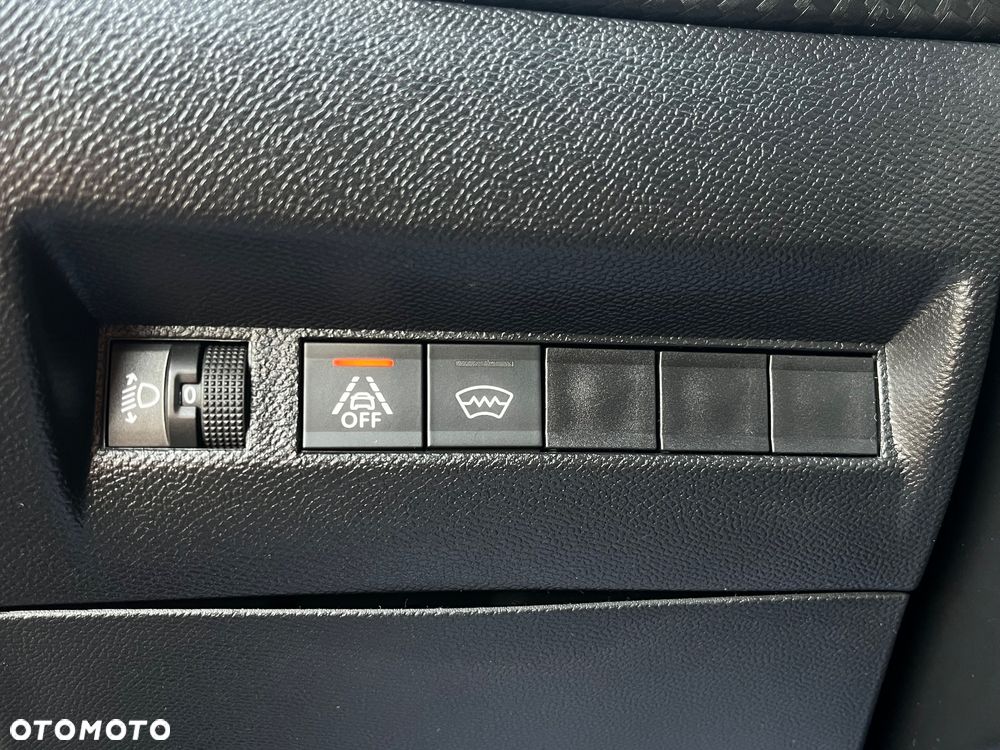 Peugeot 2008 PureTech 130 EAT8 Allure Pack - 23