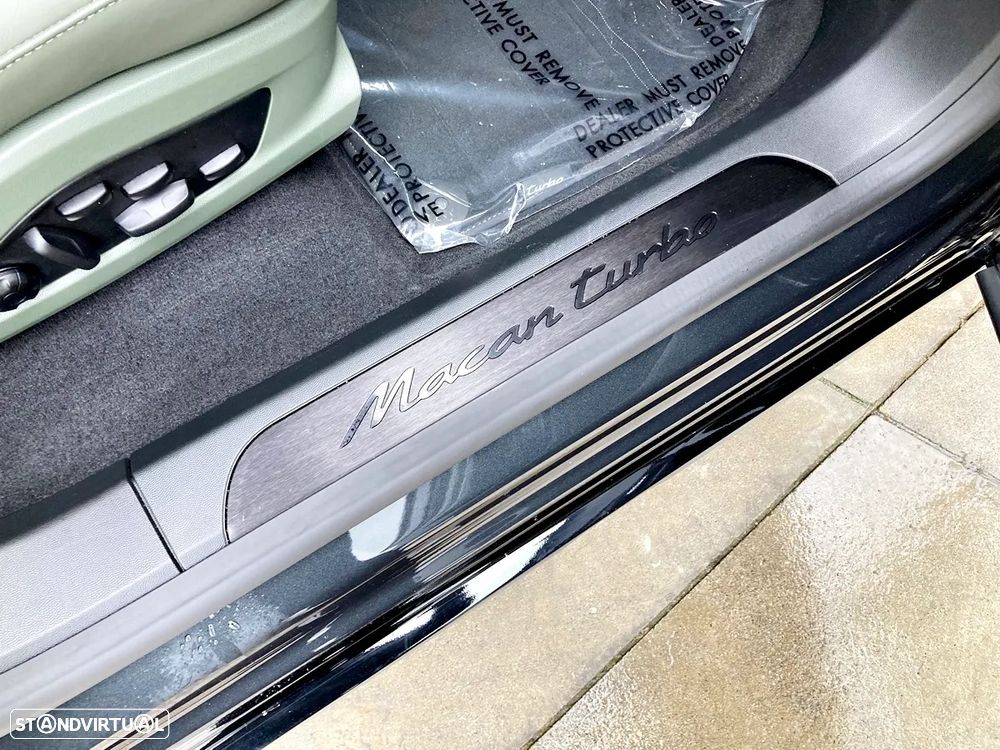 Porsche Macan Electric Turbo - 36