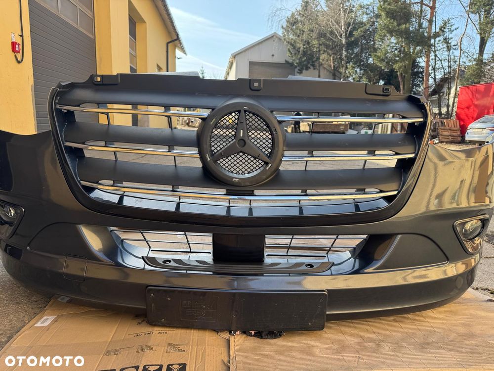 Zderzak przód Mercedes-Benz 907 - 1