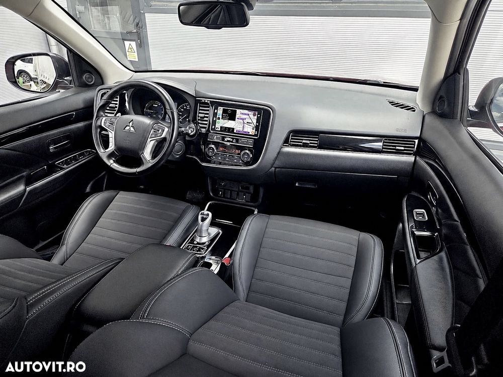 Mitsubishi Outlander 2.4 4WD Diamant+ - 13