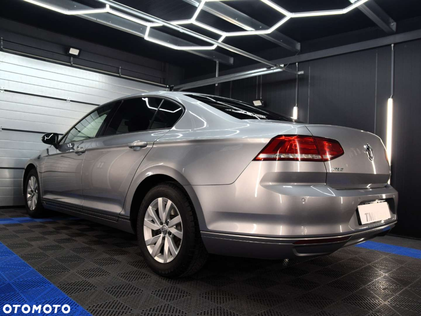 Volkswagen Passat - 2