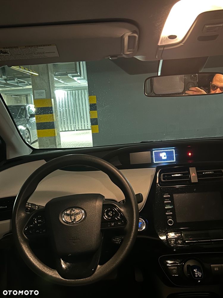 Toyota Prius Hybrid - 29