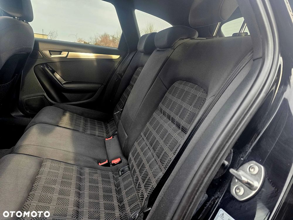 Audi A4 Avant 2.0 TDI DPF quattro S tronic S line Sportpaket - 17