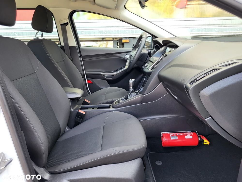 Ford Focus 1.0 EcoBoost Trend Edition Business - 32