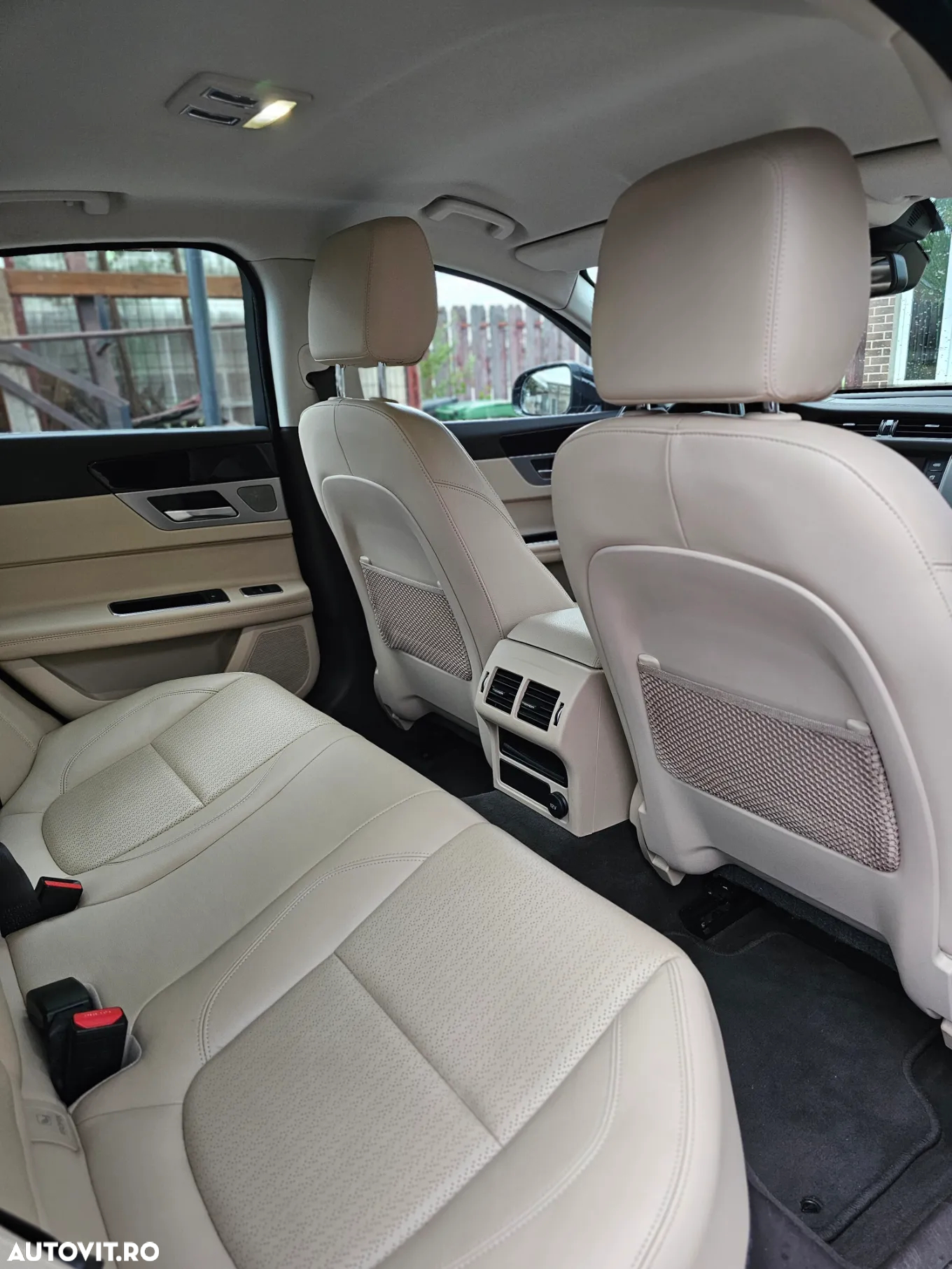 Jaguar XF 20d RWD E-Performance Prestige - 21