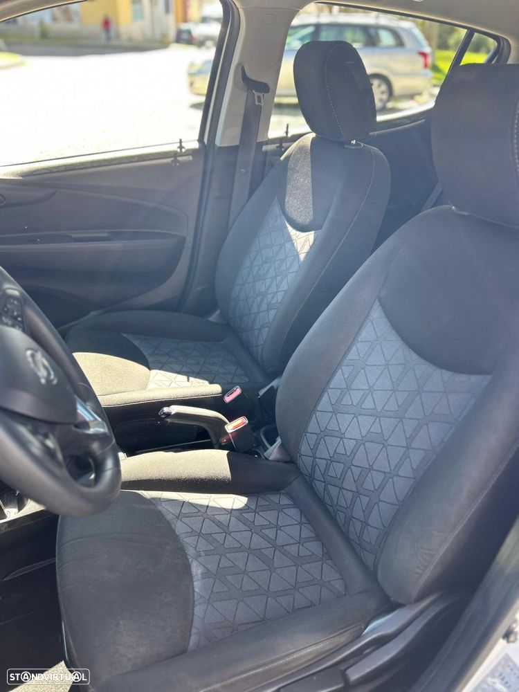 Opel Karl 1.0 ECOTEC S&S 120 Anos - 26