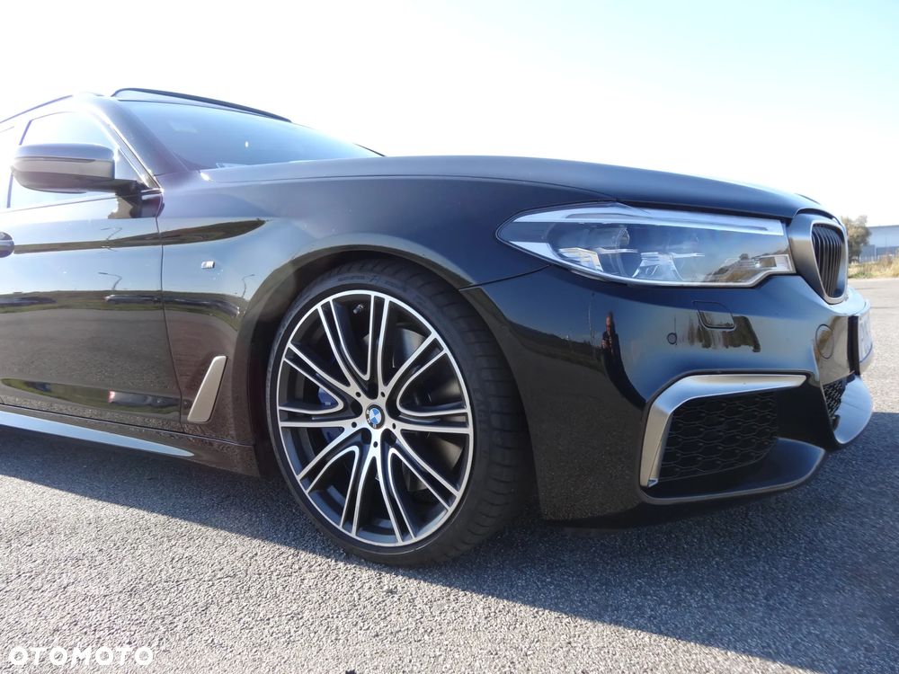 BMW Seria 5 M550d xDrive Touring - 36