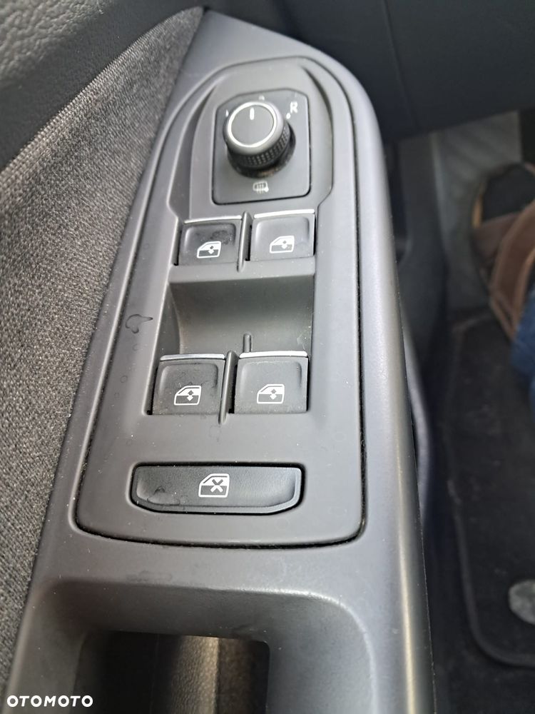 Volkswagen Golf 2.0 TDI Life - 16
