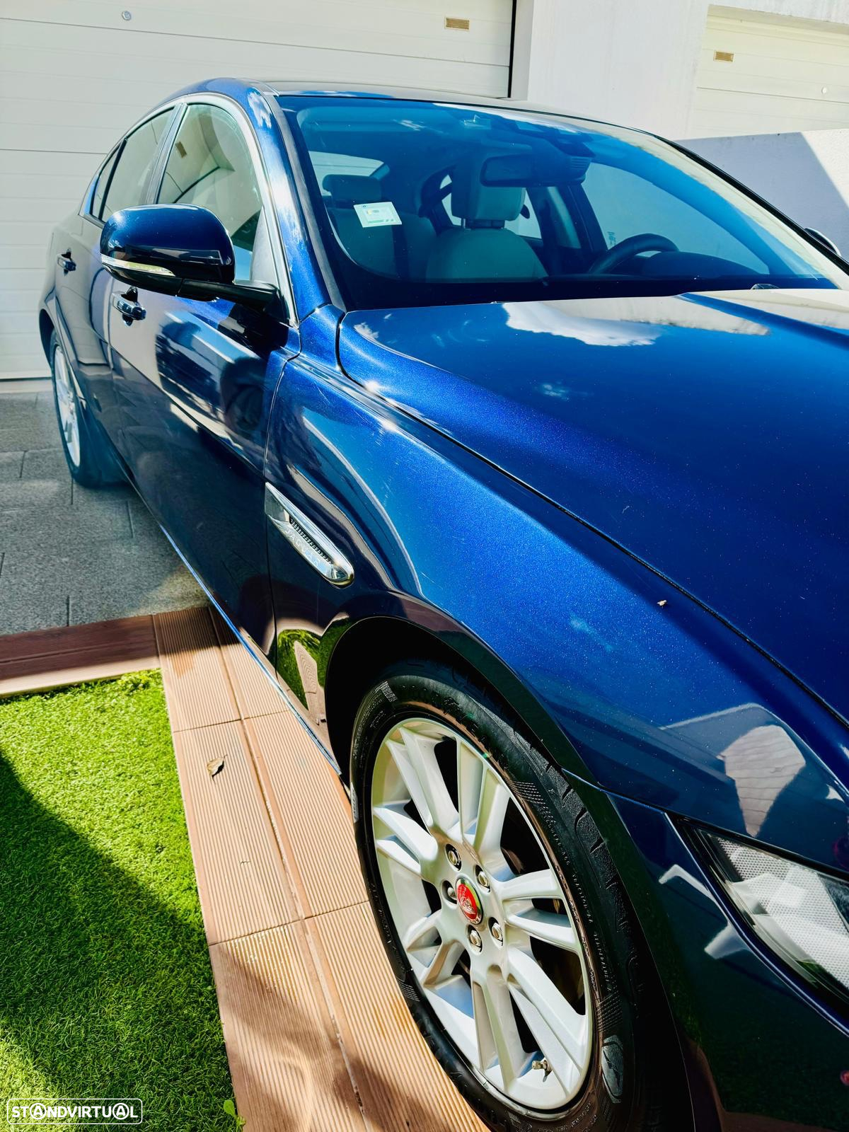 Jaguar XE 2.0 D Prestige Aut. - 4