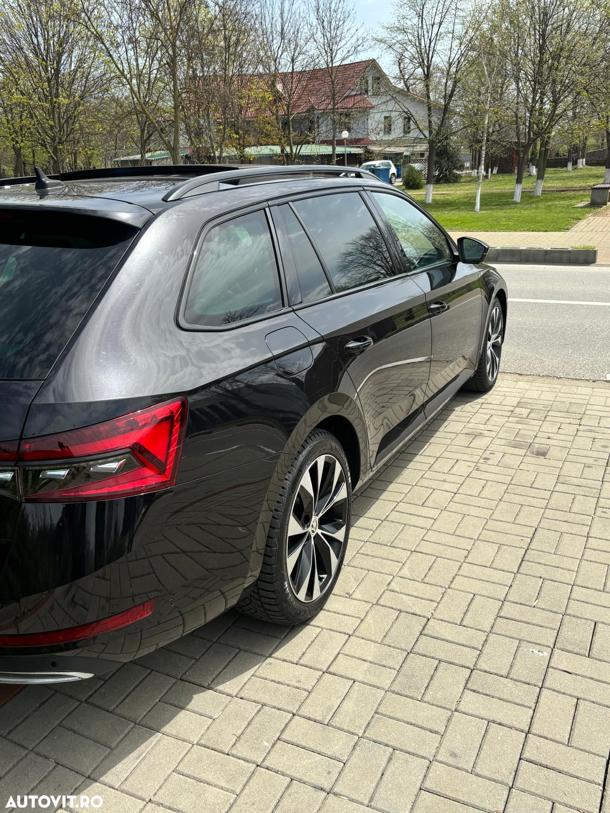 Skoda Superb 2.0 TDI DSG Sportline - 3