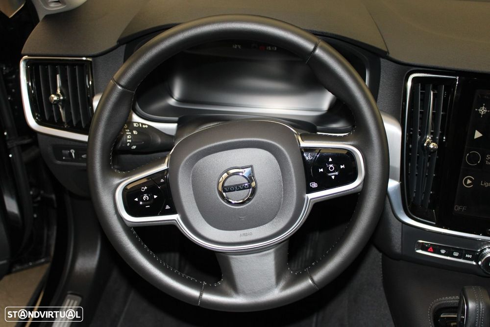 Volvo V90 2.0 T8 Momentum Plus AWD Geartronic - 10