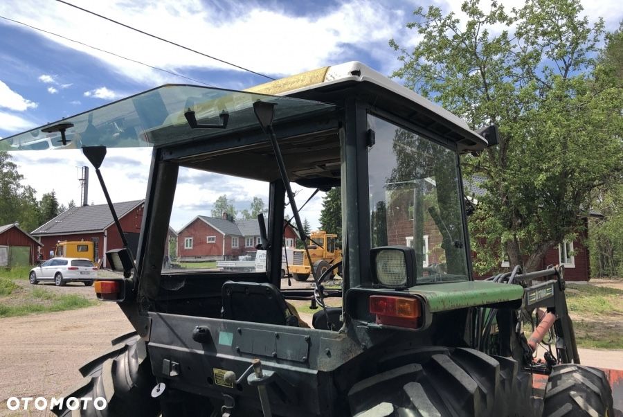John Deere 2040 - 21