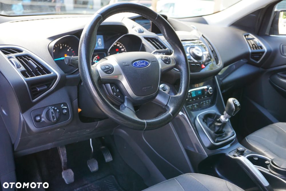 Ford Kuga 2.0 TDCi 2x4 Titanium - 10