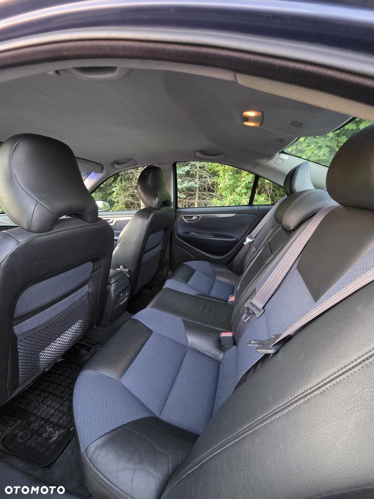 Volvo S60 2.4 - 18