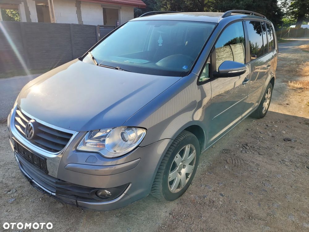 Volkswagen Touran - 2