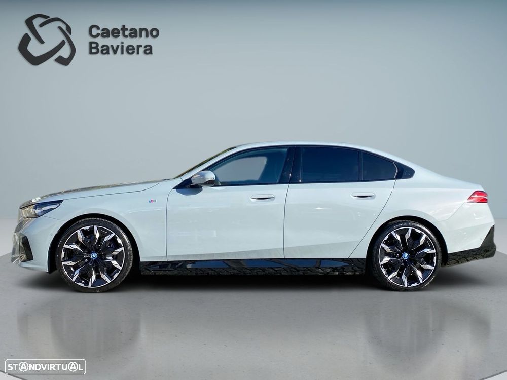 BMW i5 eDrive40 - 38