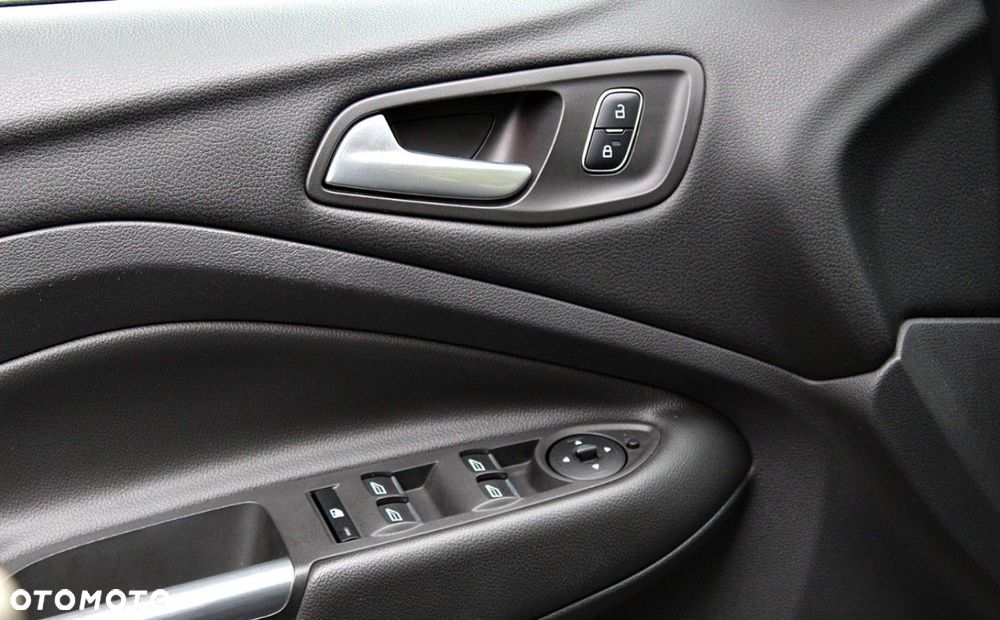 Ford Kuga - 24