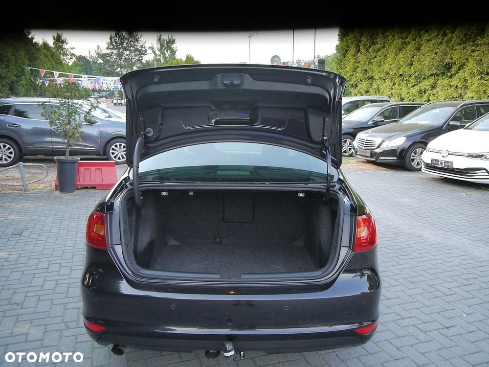 Volkswagen Jetta 1.6 TDI DSG Comfortline - 15