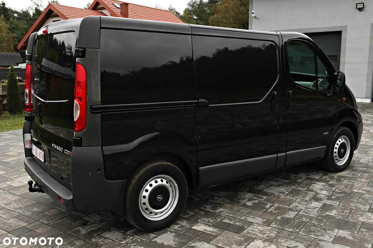Opel Vivaro - 17