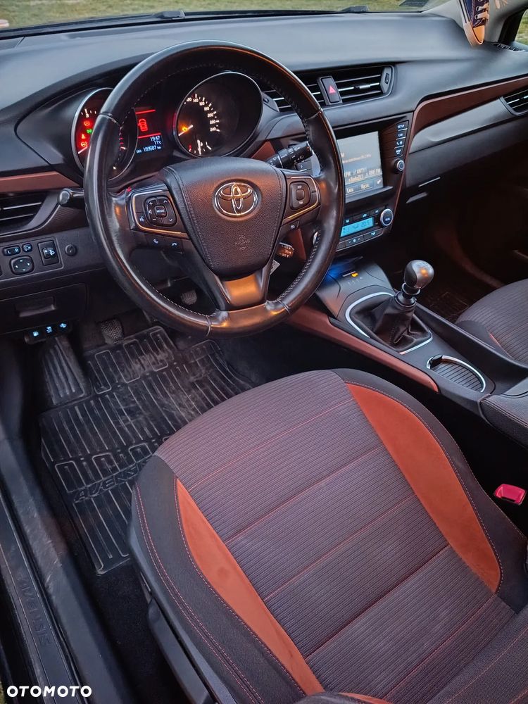 Toyota Avensis 2.0 D-4D Premium - 6