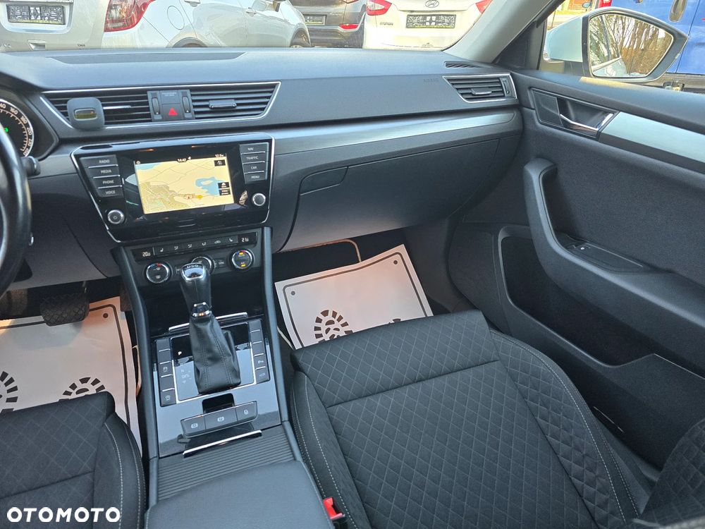 Skoda Superb 2.0 TDI DSG Ambition - 24