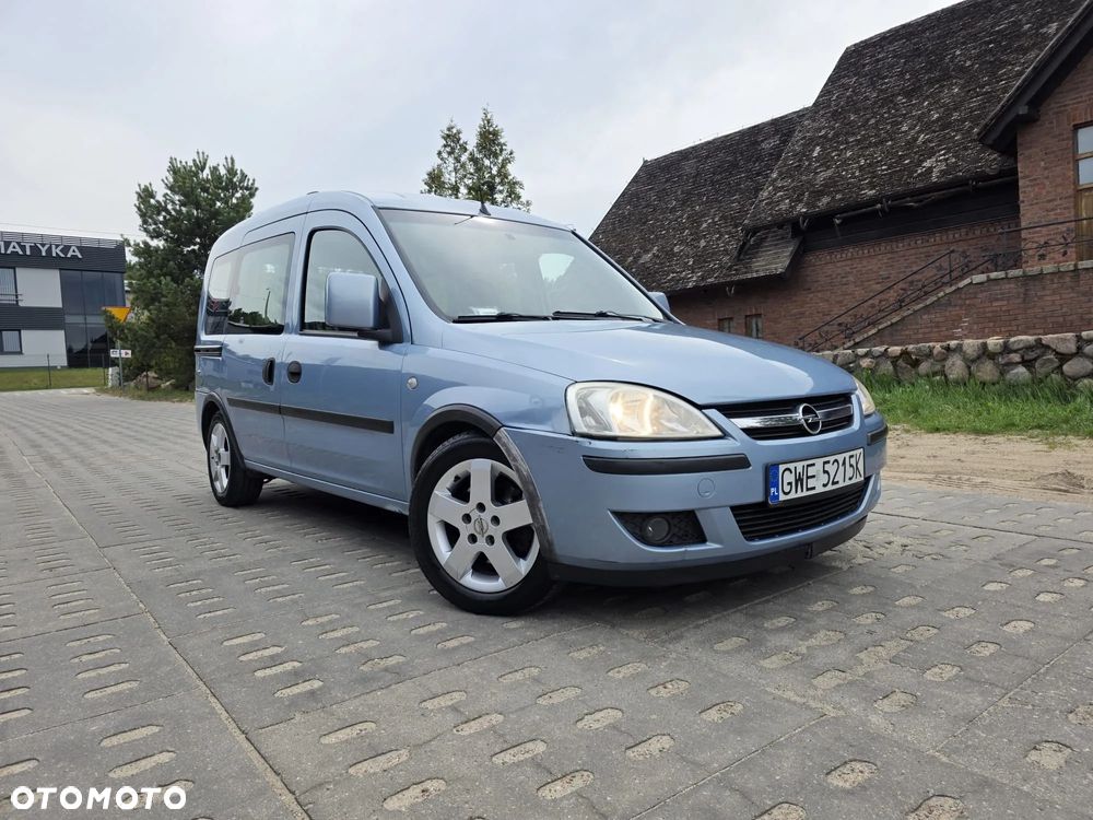 Opel Combo Tour - 1