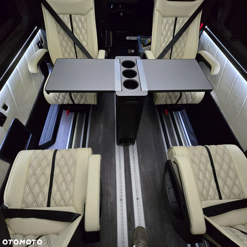 Mercedes-Benz Sprinter - 21