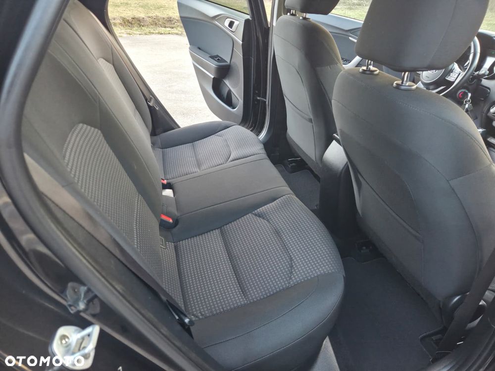 Kia Ceed 1.4 Attract - 17