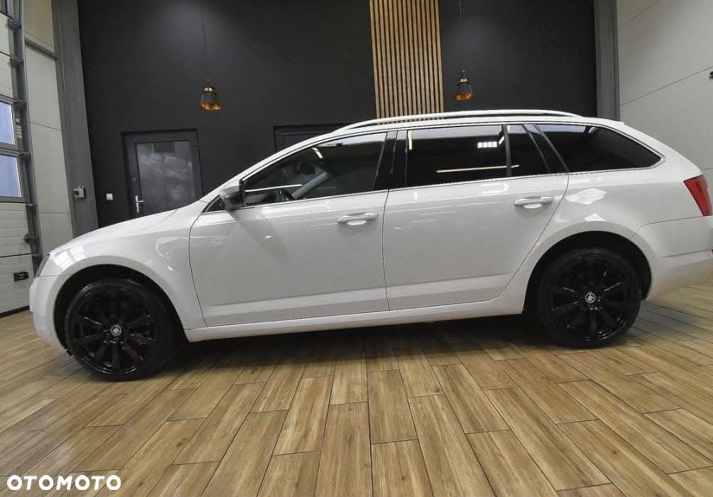 Skoda Octavia 2.0 TDI Ambition DSG - 1