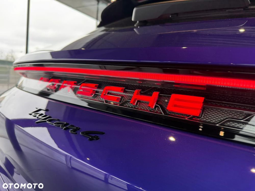 Porsche Taycan - 26