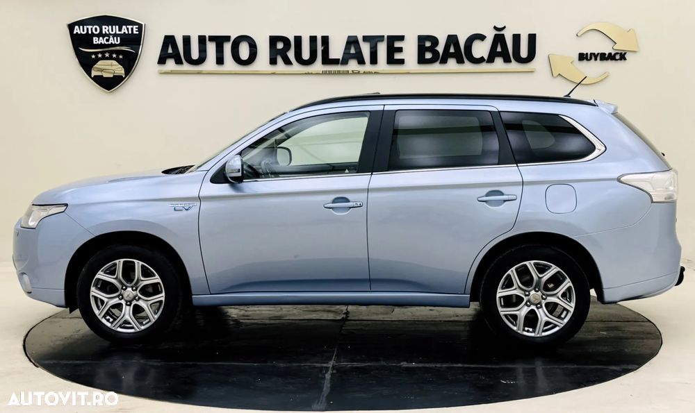 Mitsubishi Outlander 2.0 4WD Plug-In Hybrid - 5