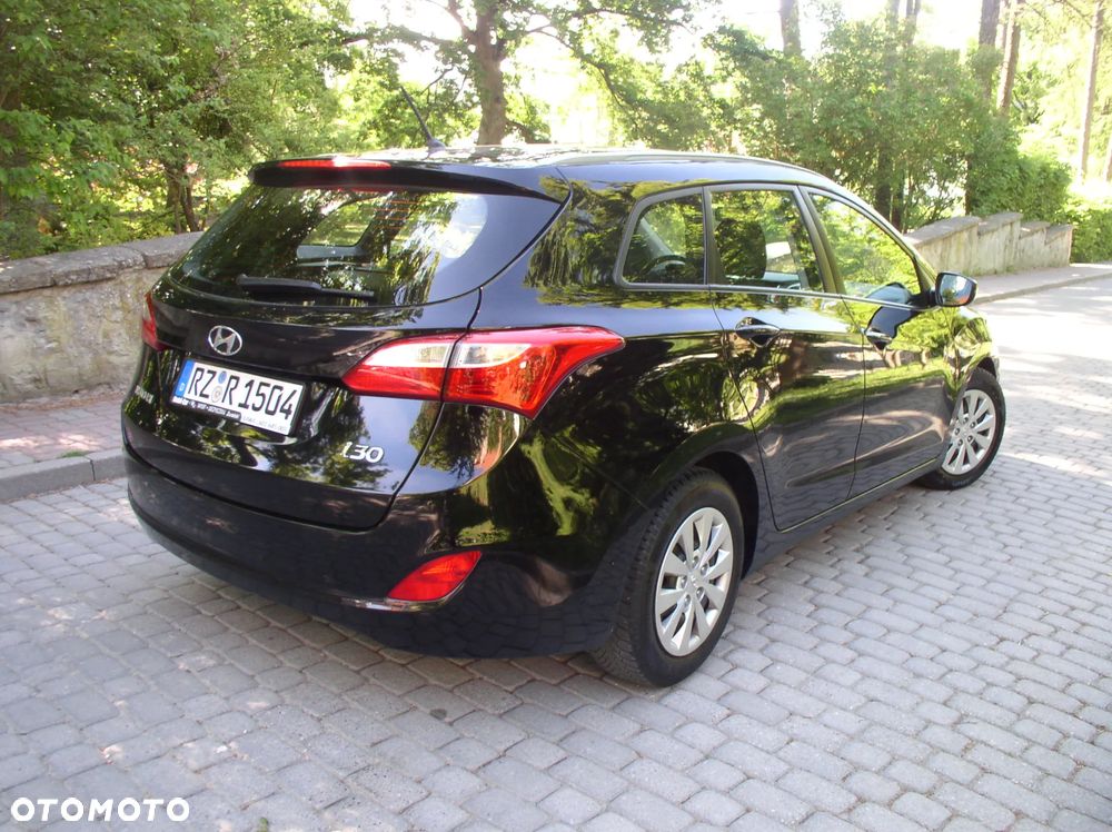 Hyundai i30 blue 1.4 Classic - 32