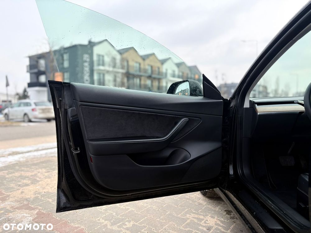 Tesla Model 3 Langstreckenbatterie Allradantrieb Dual Motor - 30