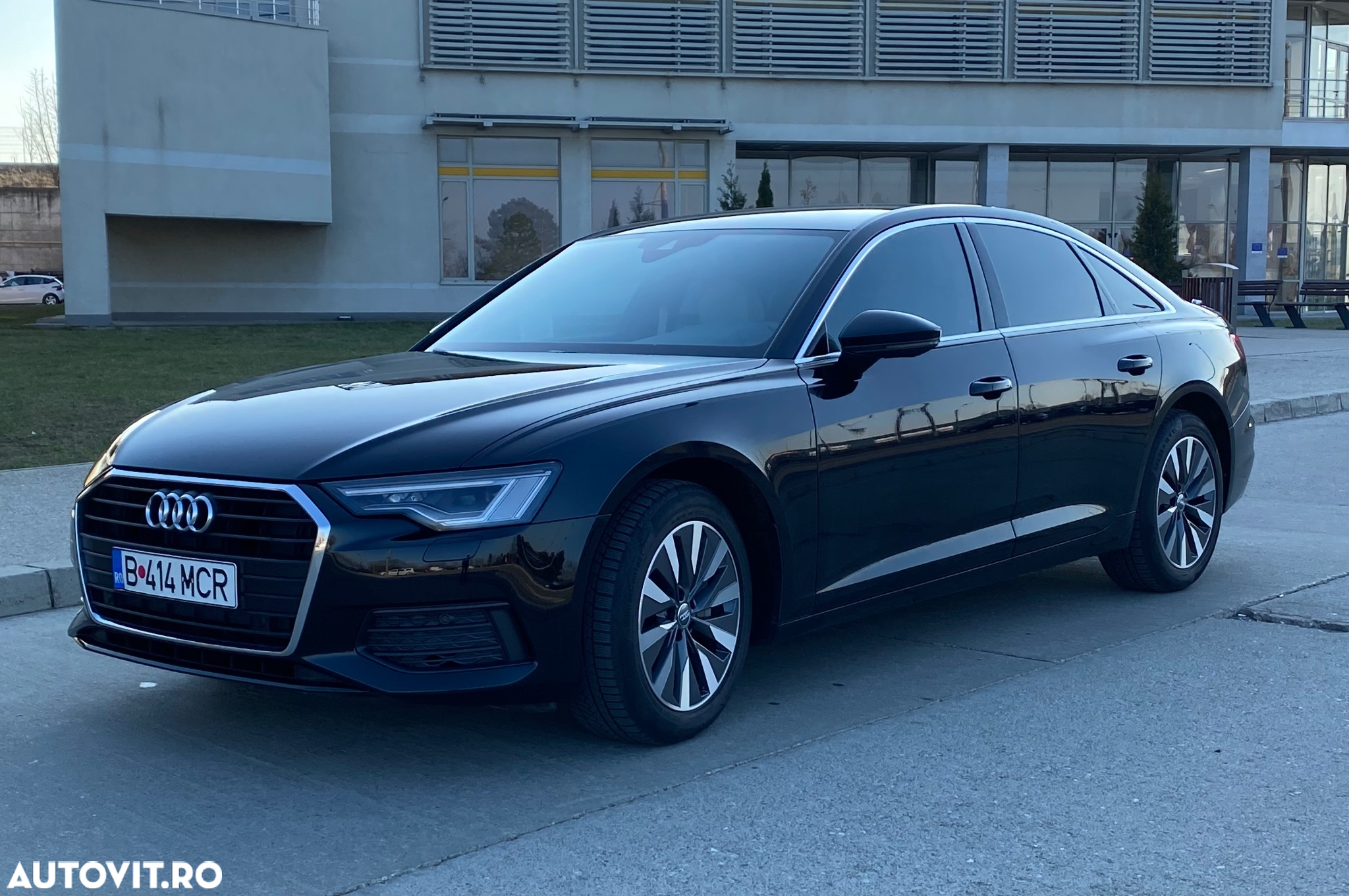 Audi A6 Avant 2.0 40 TDI S tronic Design - 4