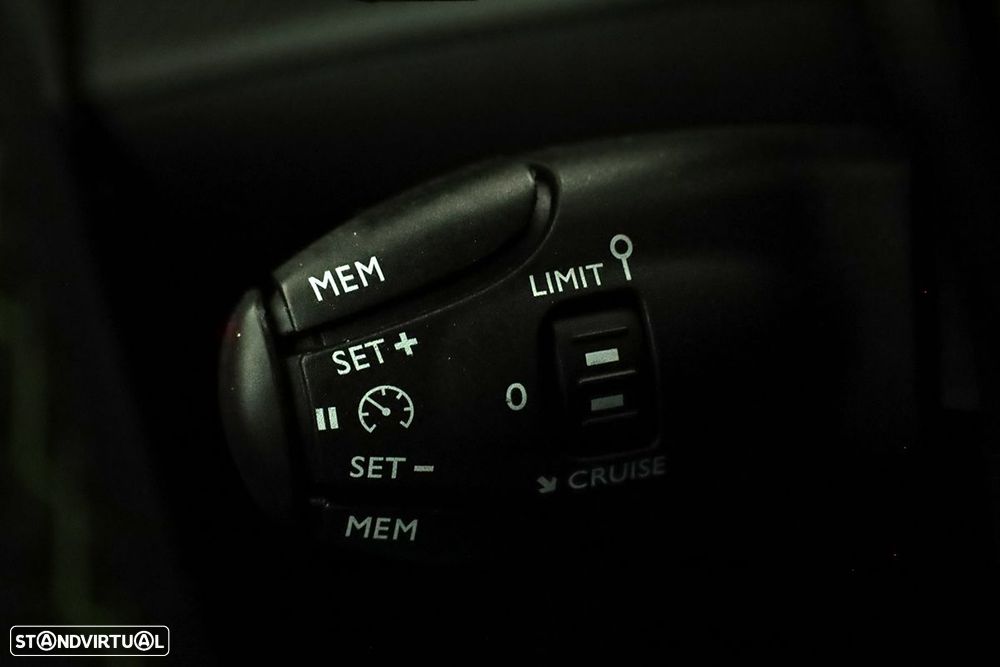 Peugeot 2008 1.2 PureTech GT EAT8 - 18