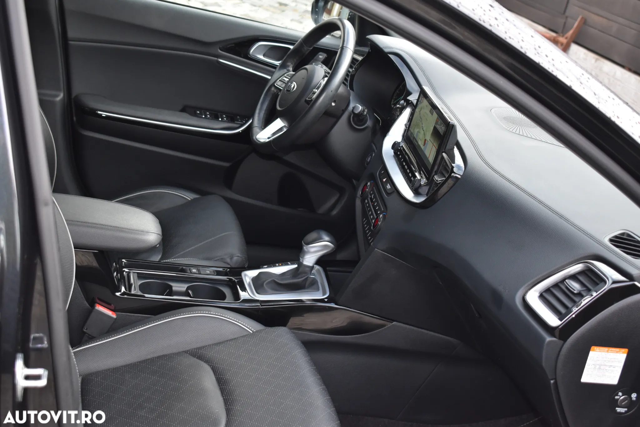 Kia Ceed SW 1.6 GDI DCT OPF Plug-in-Hybrid Platinum Edition - 25