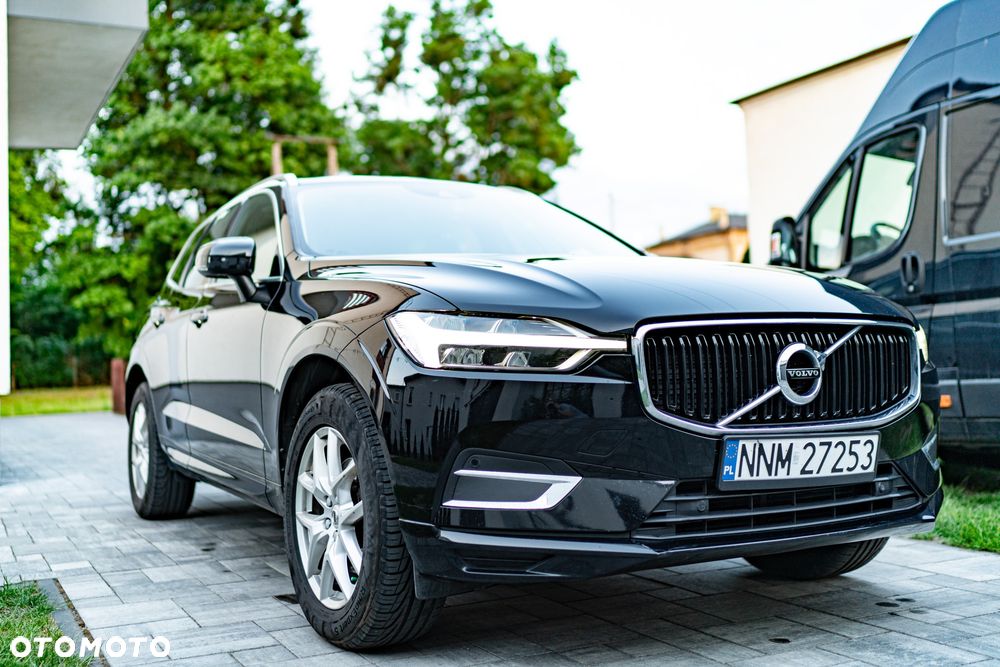 Volvo XC 60 D3 Momentum Pro - 1