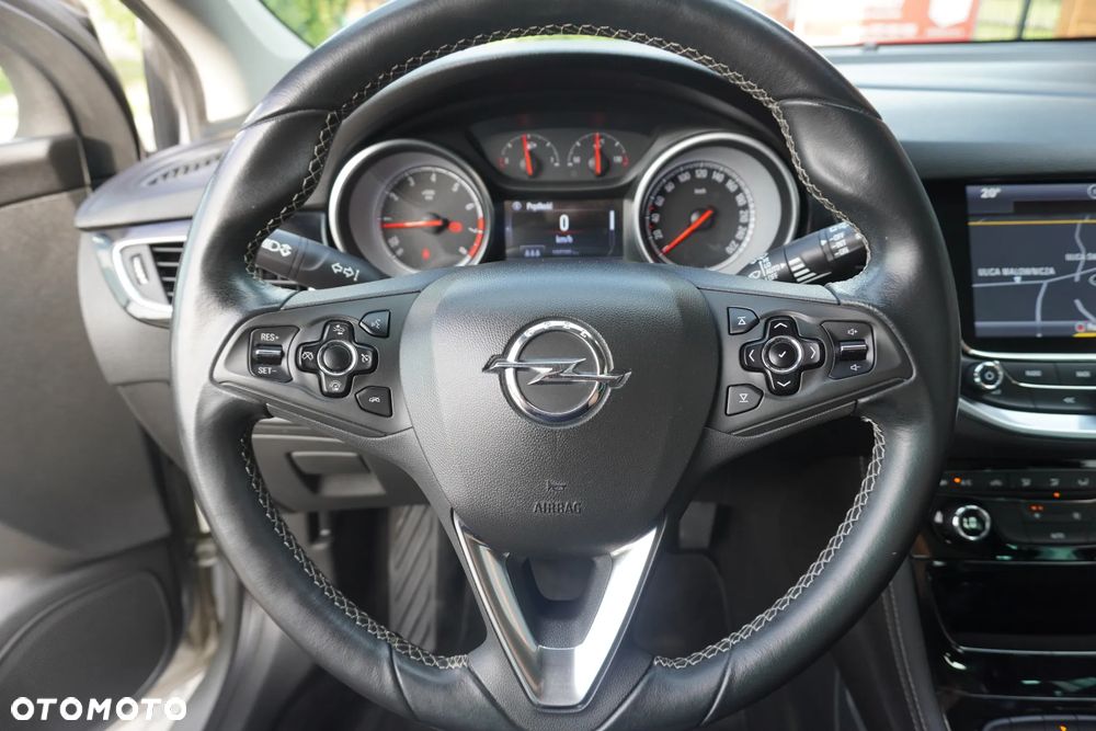 Opel Astra 1.4 Turbo Innovation - 19