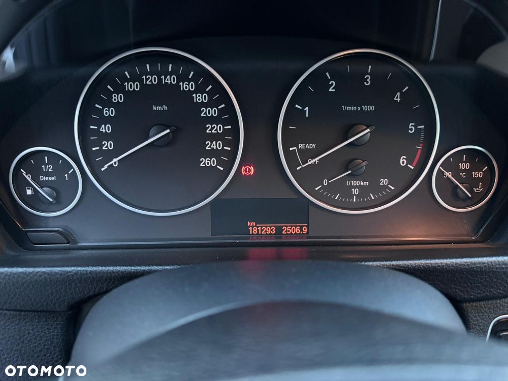 BMW Seria 3 318d - 25