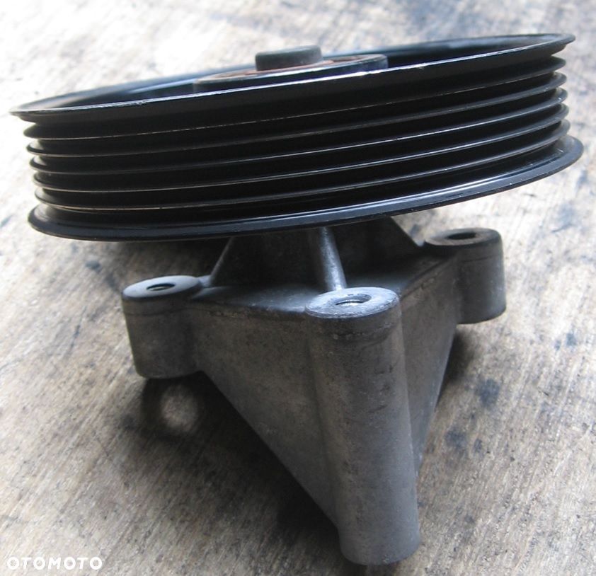 rolka prowadząca paska kółko DUSTER LOGAN CLIO 1.5 DCI vkm36053 - 1