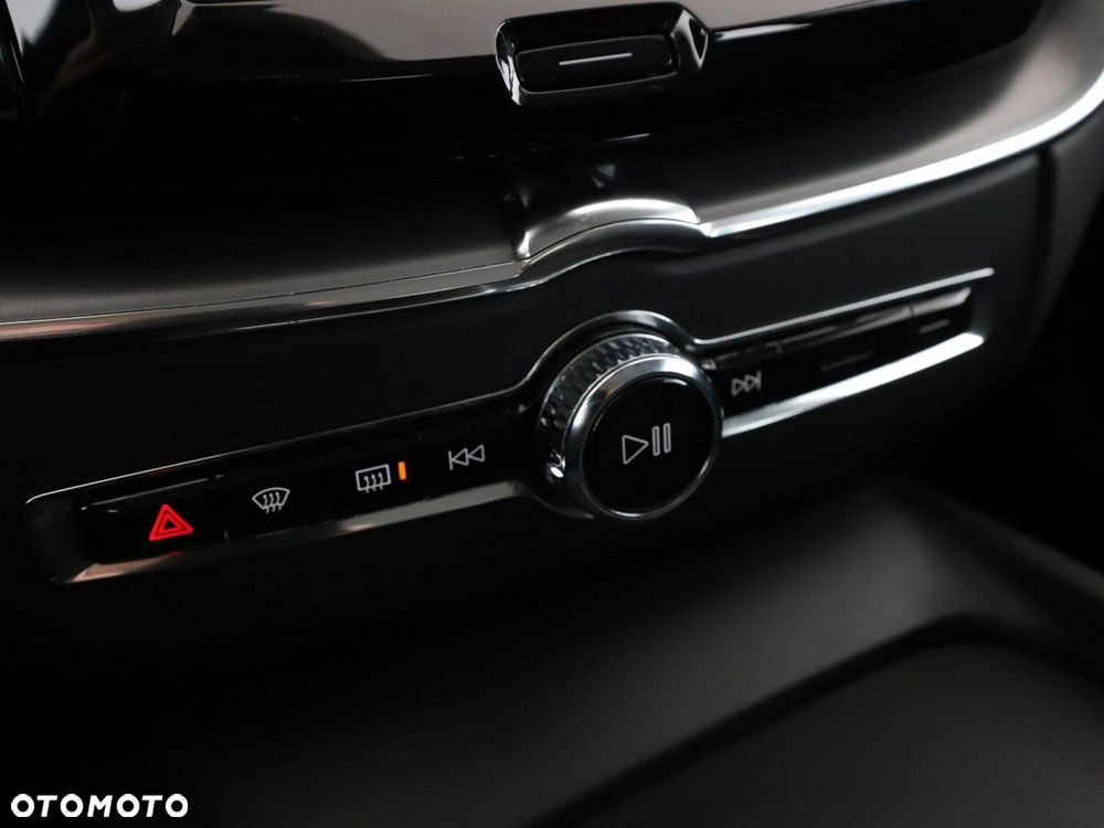 Volvo XC 60 B4 D Geartronic Momentum Pro - 28