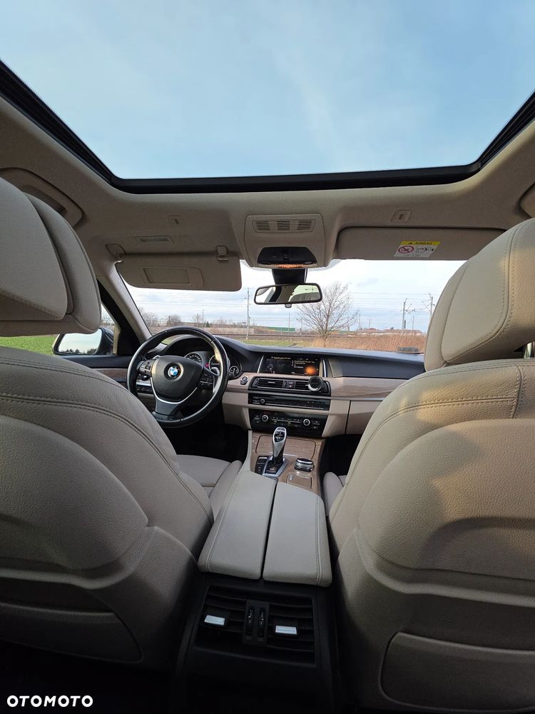 BMW Seria 5 525d xDrive Sport-Aut Luxury Line - 17